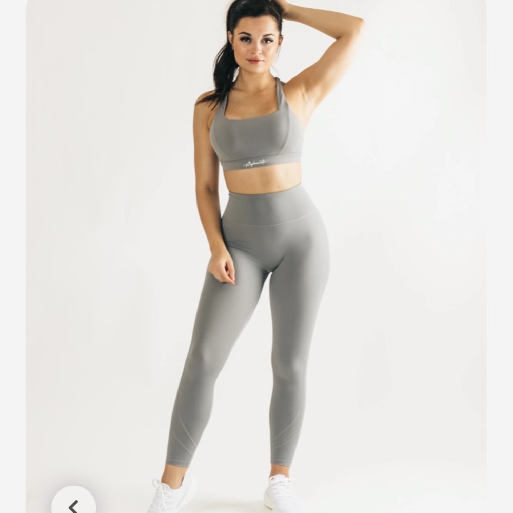 Alphalete Pulse Surge Legging in Silver Sky. Never worn, tag still attached!